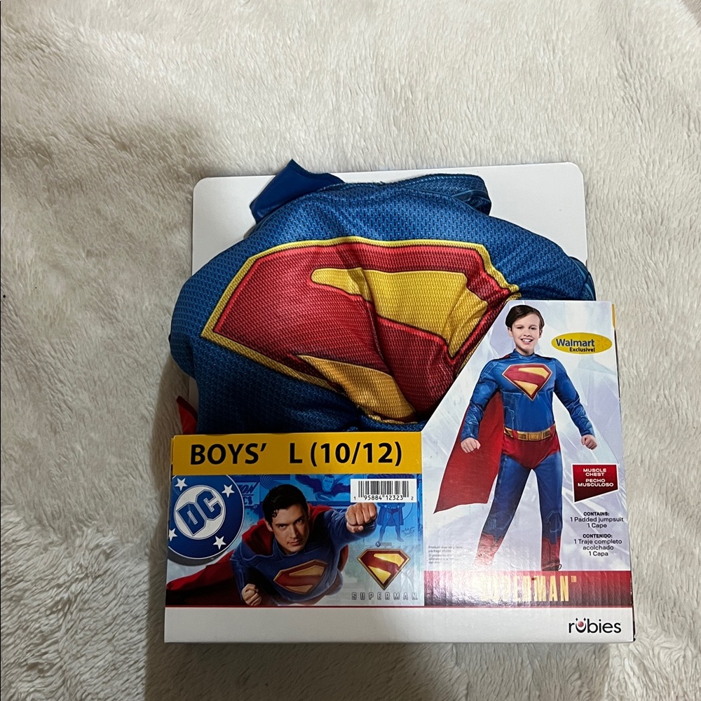 Boys Superman costume L (10-12)